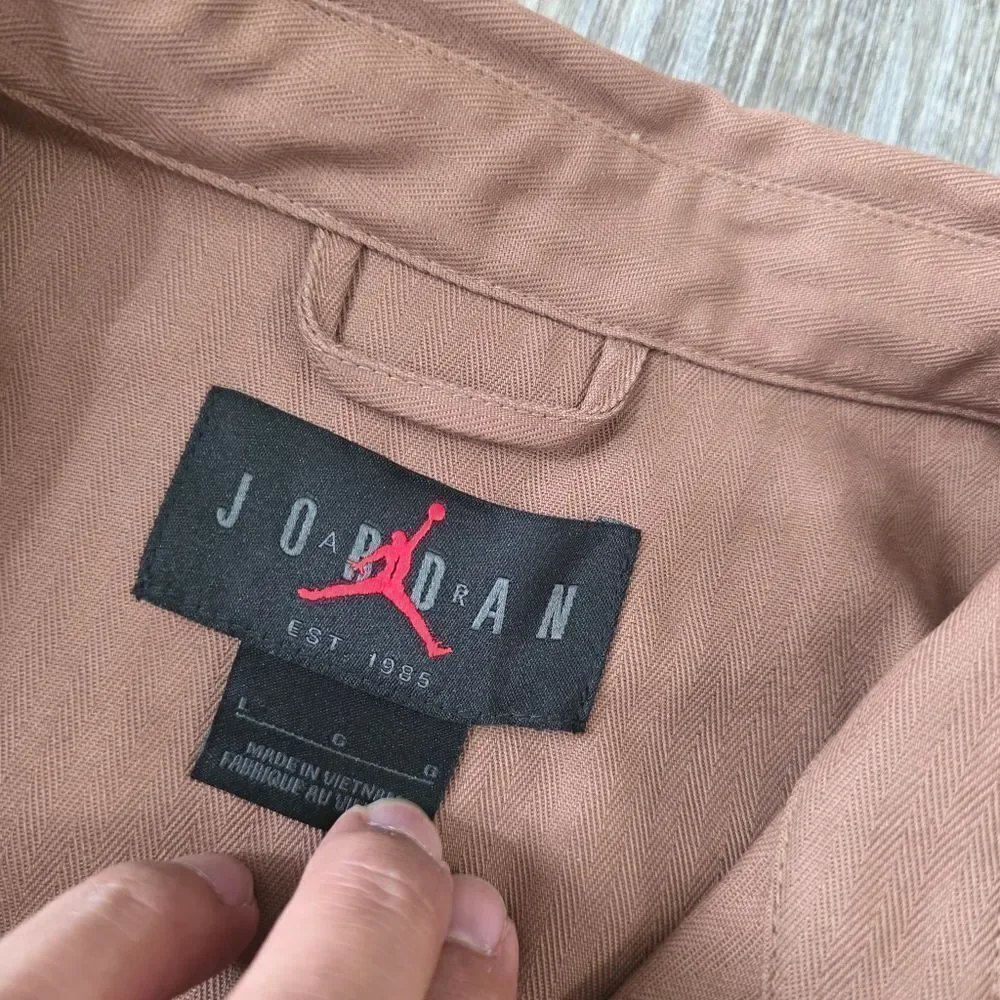Air Jordan Essentials Button Down Shirt Brown Long Sleeve FV7446-223 Large L New